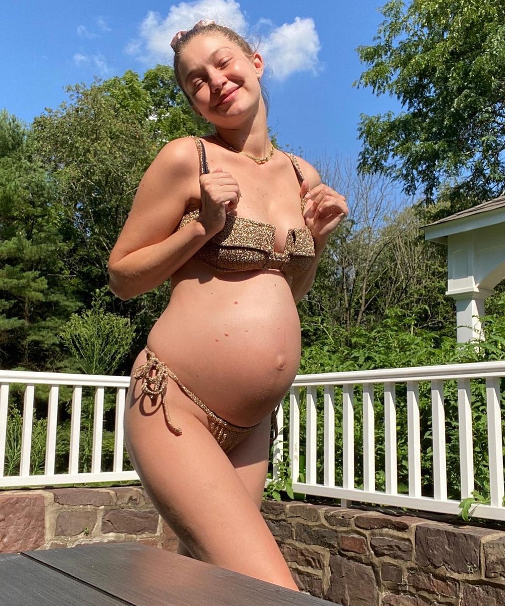 GigiHadidBR's tweet photo. TÃO LINDA! devonwindsor: @gigihadid brilhando em seu #DWswim 🤰🏼😍 https://t.co/MksFxxSQTL