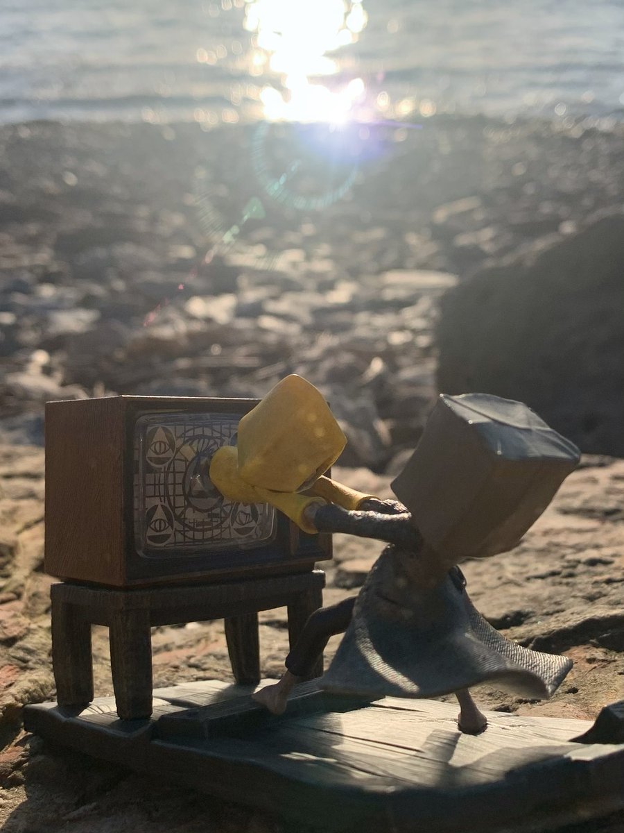 Gaming_kate's tweet photo. Going to be streaming this game very soon I love taking photos not just in game but IRL @LittleNights @TarsierStudios @BandaiNamcoUK @BandaiNamcoUS #littlelights #LittleNightmares2 #LittleNightmares #LittleNightmaresII #photo #photomode #Gametography #VGPUnite #tvedition https://t.co/sgtP5riKc3