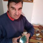 Lavozdelameseta's tweet photo. Felix “Fito” Hube artesano lapidador en “La Voz de la Meseta” contó su experiencia de recoger parte de su fruto natural, las piedras y las posibilidades que estas ofrecen. “Soy Lapidador de gemas hay que conocer los minerales que tenemos en nuestra Meseta"
https://t.co/8Zut4JVLgj https://t.co/T2s7oqd00W