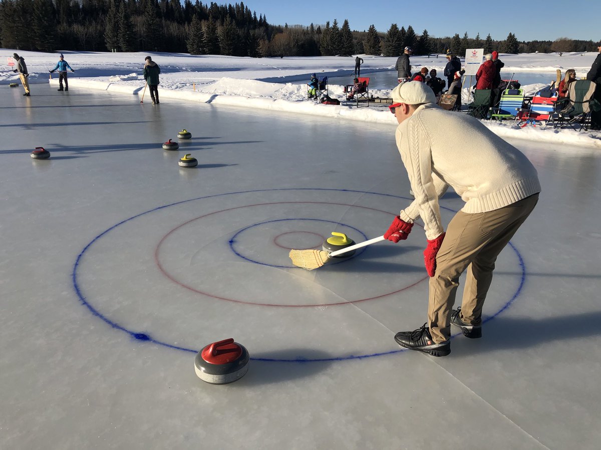 #curlingdayincanada flashback to our outdoor Bonspiel ⁦@glencoeclub⁩