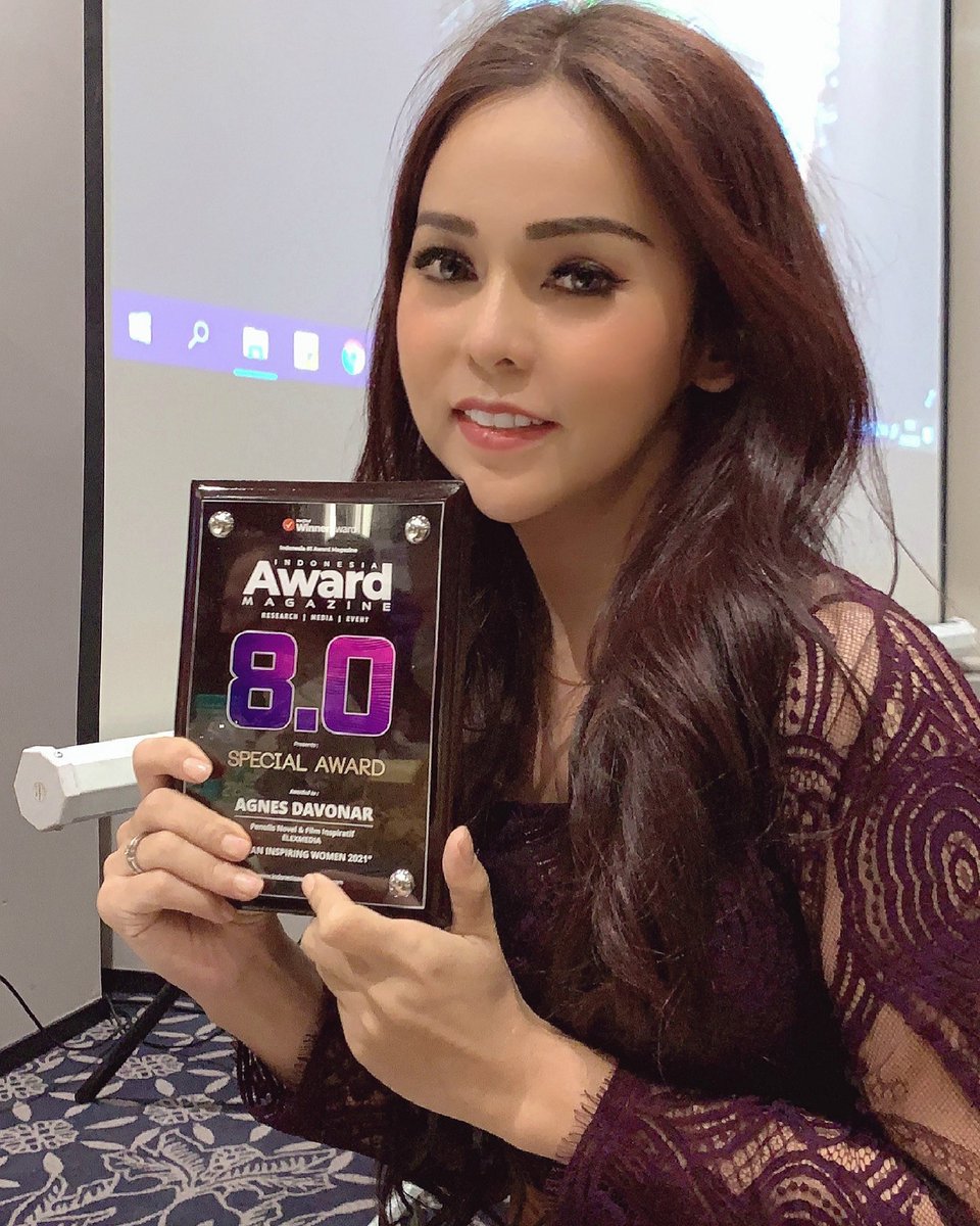 Thks penghargaan penulis novel dan film inspiratif