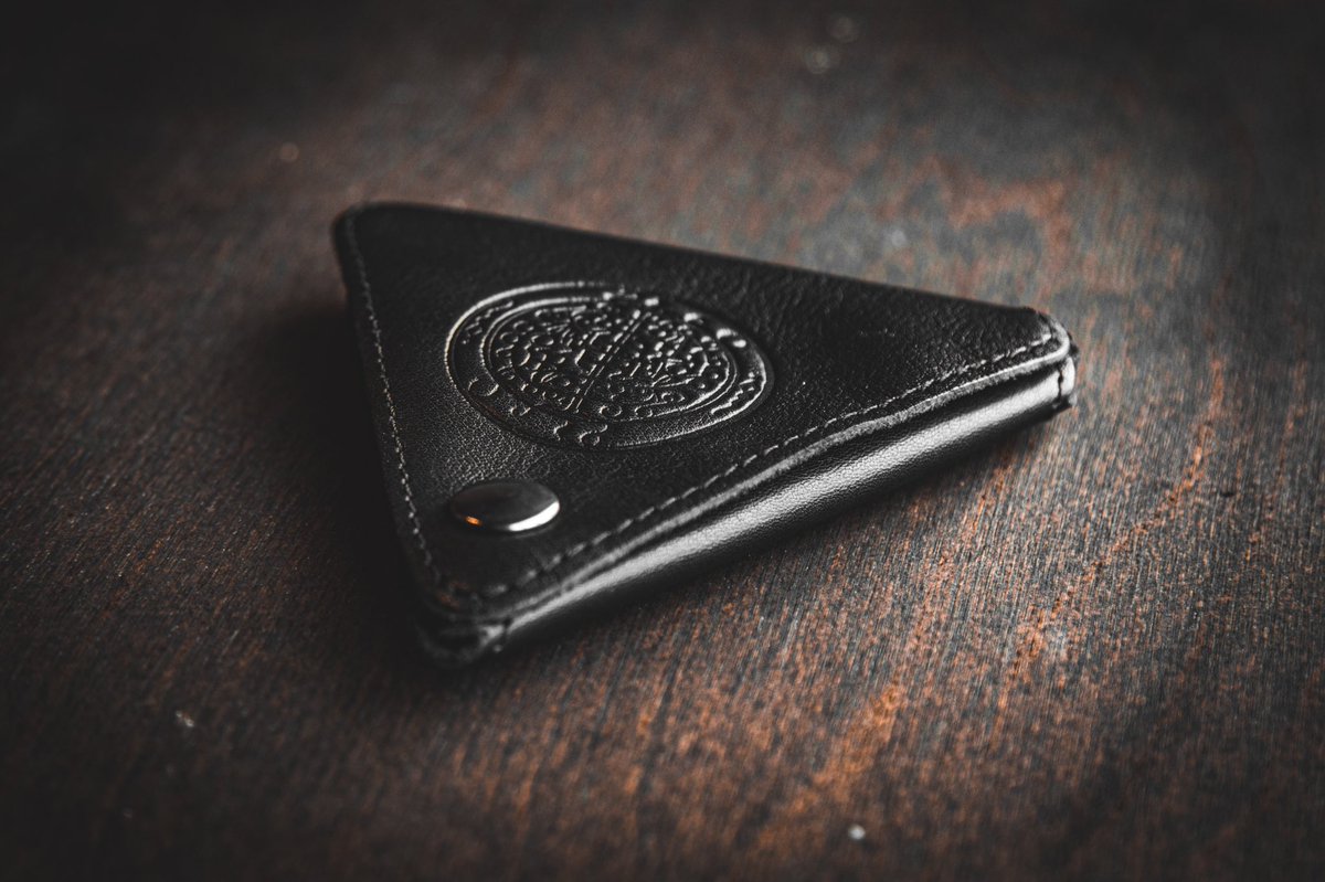 gaerea_official's tweet photo. The SIGIL Coin Purse is now available at the renewed Vortex Webstore.
Extremely limited to 20 units! As always, first come, first served!
Get yours: https://t.co/cXfiKyxpAK #gaerea #coinpurse #vortex #void #wallet #metalwallet #blackmetal #blackmetalmerch https://t.co/BWoTXIegkQ