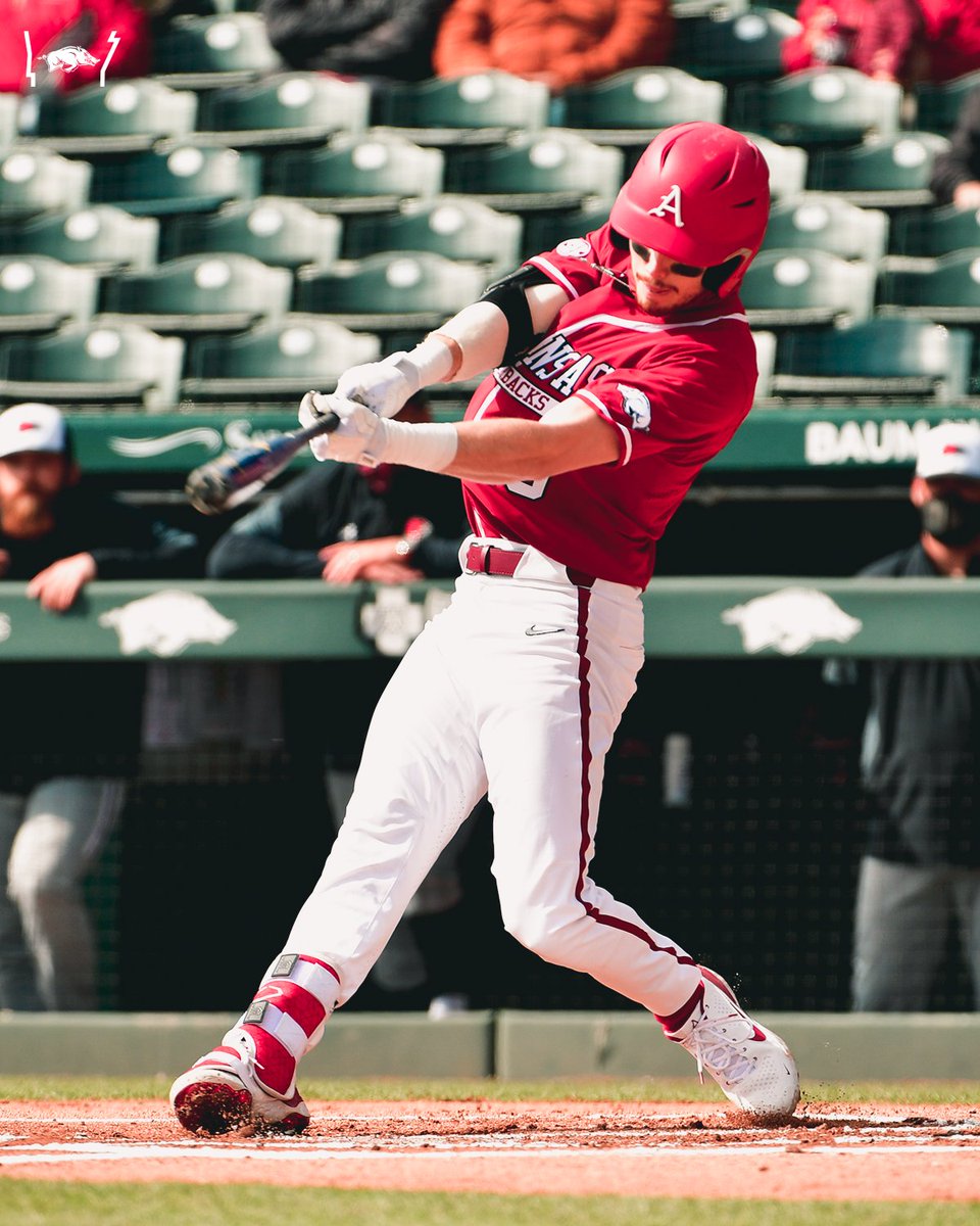 RazorbackBSB's tweet photo. We can confirm: 

@matt_goodheart is BACK! https://t.co/9kObm0CkQ4