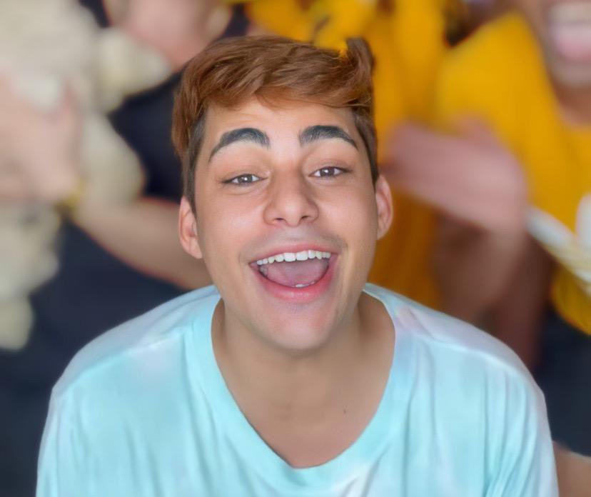 Marietinhazx's tweet photo. Oi gente, tudo bem? Minha amiga ta participando de um reality no youtube #BigPocBrasil e agora ela ta no paredão 🤦🏻‍♀️ Vocês podem votar na Marcella pra ajudar o Biel a fica? ficarei extremamente grata 🥰
Site: https://t.co/0PqXsr2eLQ 
#TeamBielzau #FicaBielzau #ForaMarcella https://t.co/ABE3lxpQ6r