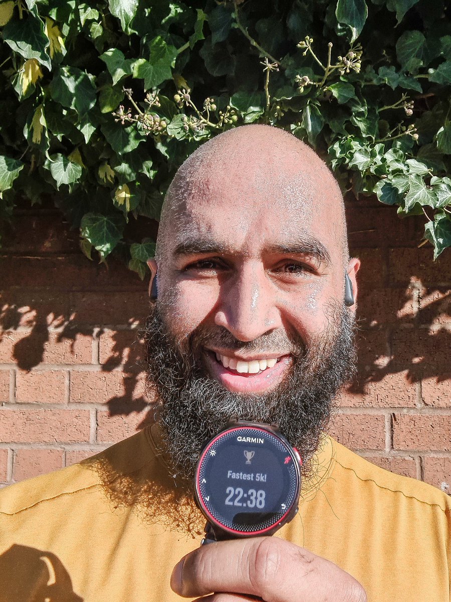Haroon_Mota's tweet photo. 5k PB 🥳 22:38 🏃‍♂️💨

Buzzing Alhamdulillah!! 😃

It feels so good to be getting quicker. Massive thanks to my coach @kevquinn_9 for constantly driving and pushing me. Big up @realrunners 👊 #RunMotaRun #UKRunChat https://t.co/zGmaipIFHZ