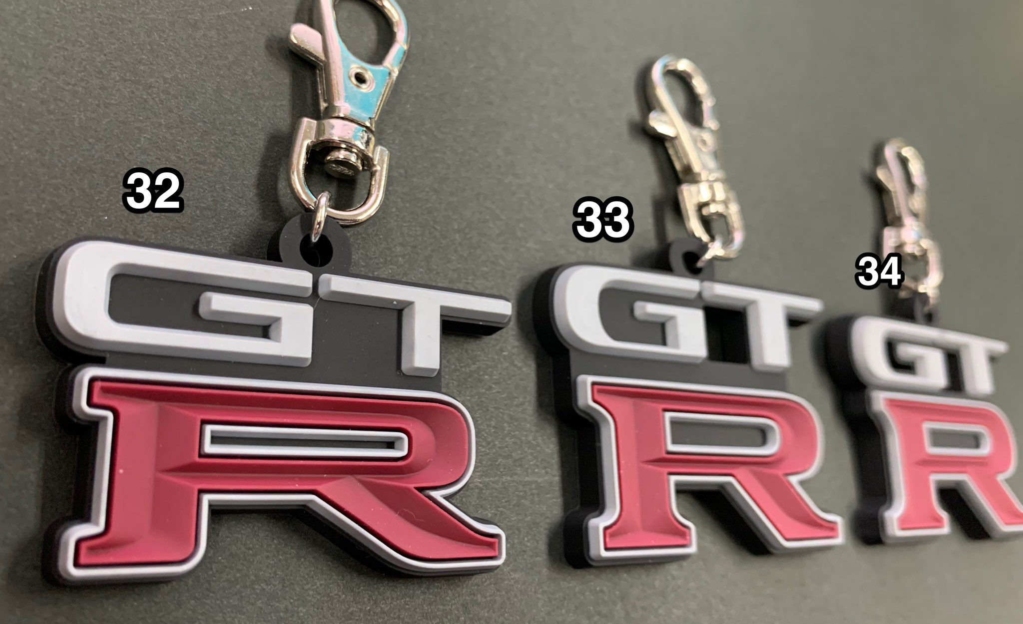 Hmagarage 歴代ｇｔ ｒのエンブレムの形状を 可能な限り再現したラバーキーホルダー全７種 ガチャガチャにて６月上旬発売 伝説のエンブレムをその手に T Co H6kxtwizwf Twitter