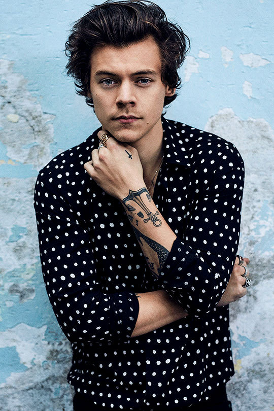 hstylespics's tweet photo. harry styles by lorenzo agius, 2017 https://t.co/ztMGDGi3j6