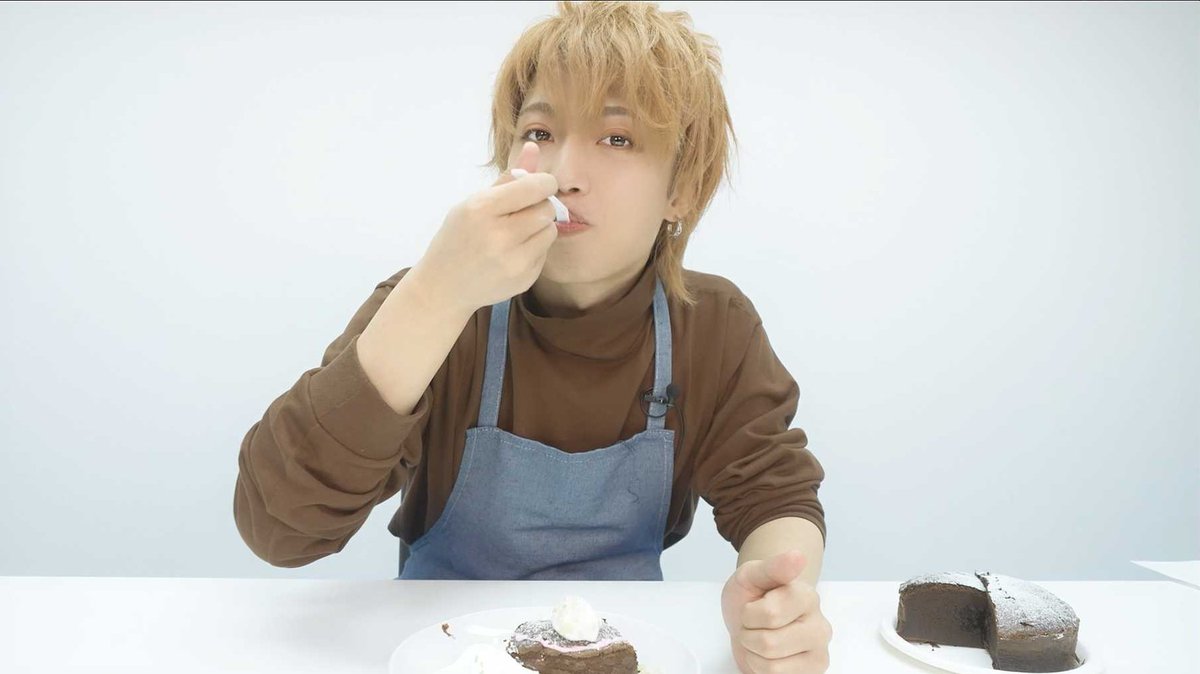 hozumi_platto's tweet image. #ほずかな ご視聴頂き有難うございました！

今回は
「ケーキを美味しそうに食べる保住くんが見たい」
「インスタ映えする映像を撮って、作品の魅力を伝えてほしい！」
の２本立てでお届けしました！

本日のアーカイブ視聴・購入も1週間可能です
platto.spwn.jp/events/2102272…

#保住有哉 #PLATTO