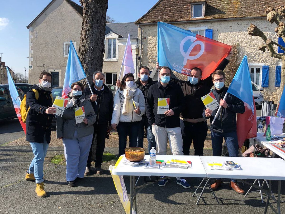 ALeaument's tweet photo. Les insoumis de l’#Indre étaient ce matin à #Luant pour informer sur la campagne de @JLMelenchon et parler de programme : 6e République, RIC, augmentation du SMIC, planification écologique...
Petit pique-nique à l’étang Duris avant de continuer la journée à #NeuilayLesBois https://t.co/i1eSCdXfqQ