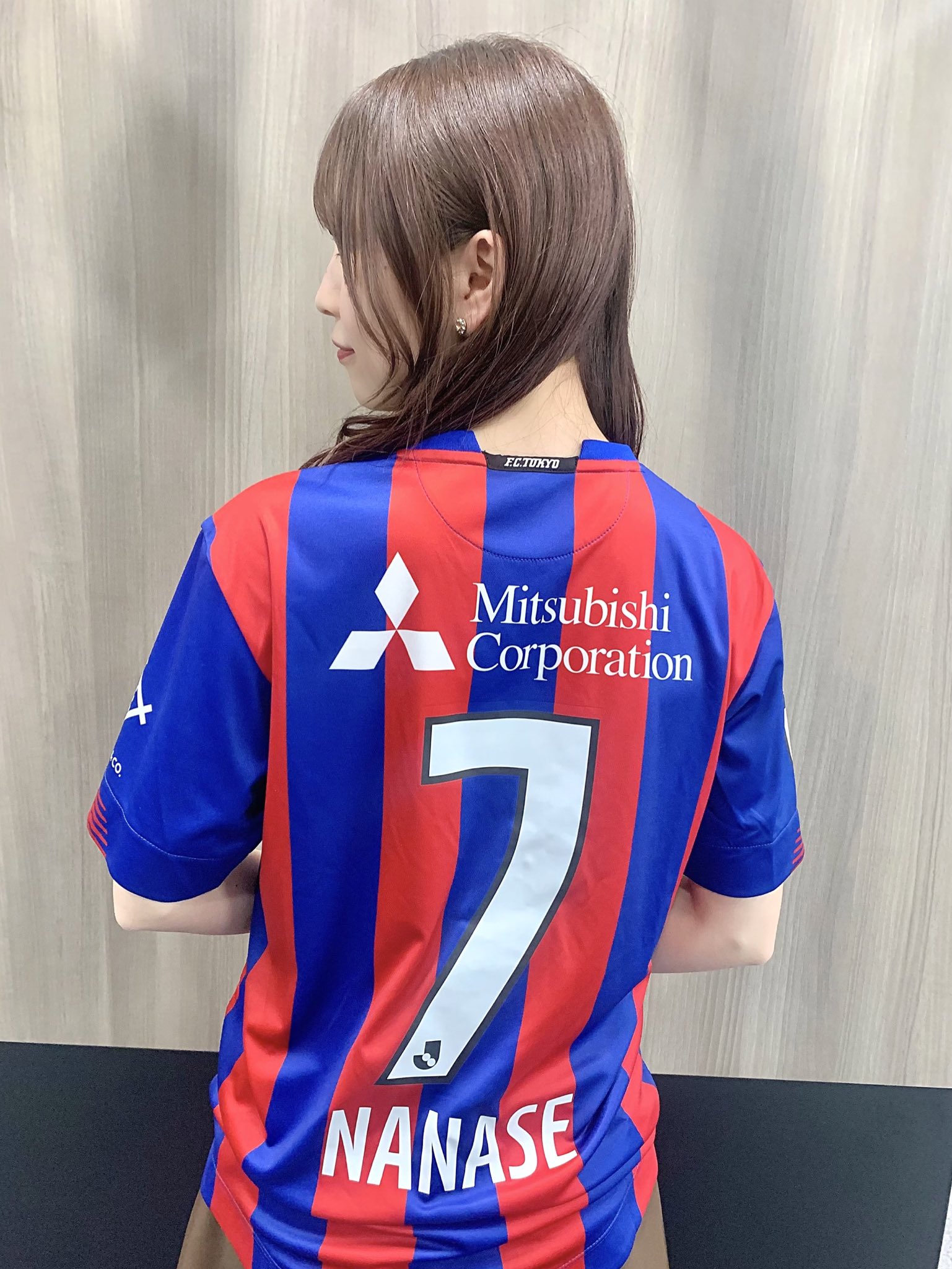廣川 奈々聖 9 22 1st写真集発売 いよいよ今日から Jリーグが開幕 また生観戦したいな と思っていたら なんと Fc東京 ユニフォームを頂いてしまいました Nanase の名前入り7番嬉しすぎる ᴗ Jリーグが今年も安全に楽しく盛り上がりますよう