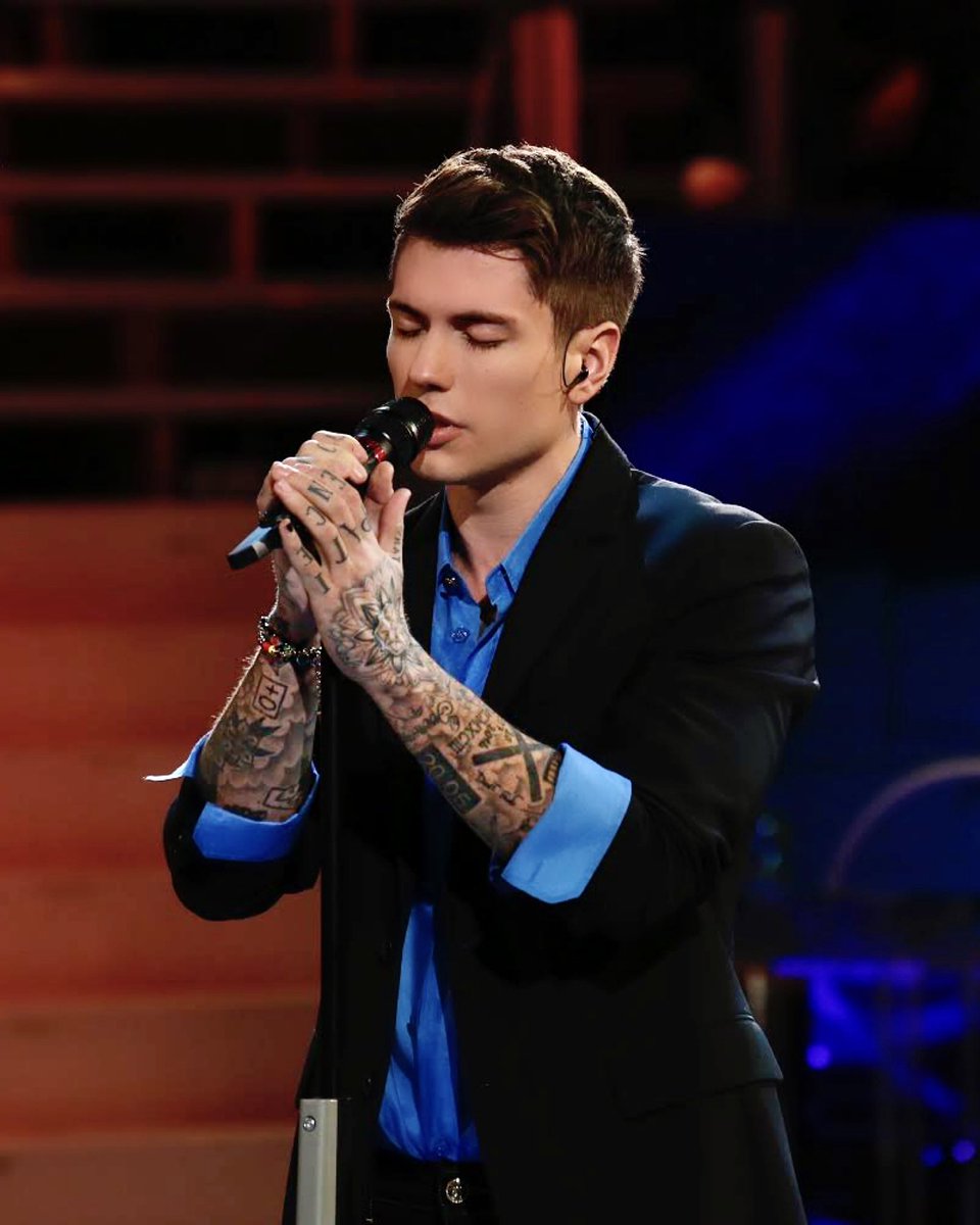 Ballani01's tweet photo. Finché le stelle non brillano 💫
#Amici2020 @Benji_Mascolo https://t.co/6AKiwvT3DO