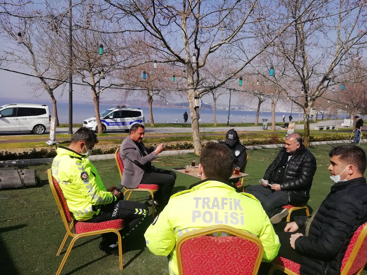 medanatolia's tweet photo. @suleymansoylu ICINMI?  ADININ AHMET ARAS OLDUĞUNU ÖĞRENDİĞİM POLIS MEMURU AMİRİNE SİZİN NEDEN MASKENIZ YÖK DEDİĞİM İÇİN BENİM ÜZERİME YÜRÜMÜŞ TEHDİT ETMİŞ KORKUTMAYA ÇALIŞMIŞTIR. OLAYI  MEDYAYAMI TASIYAYIM BERABERMİ ÇÖZELİM?  medanatolia@gmail.com  dan bana ulaşabilirsiniz https://t.co/9aClG6dtqT
