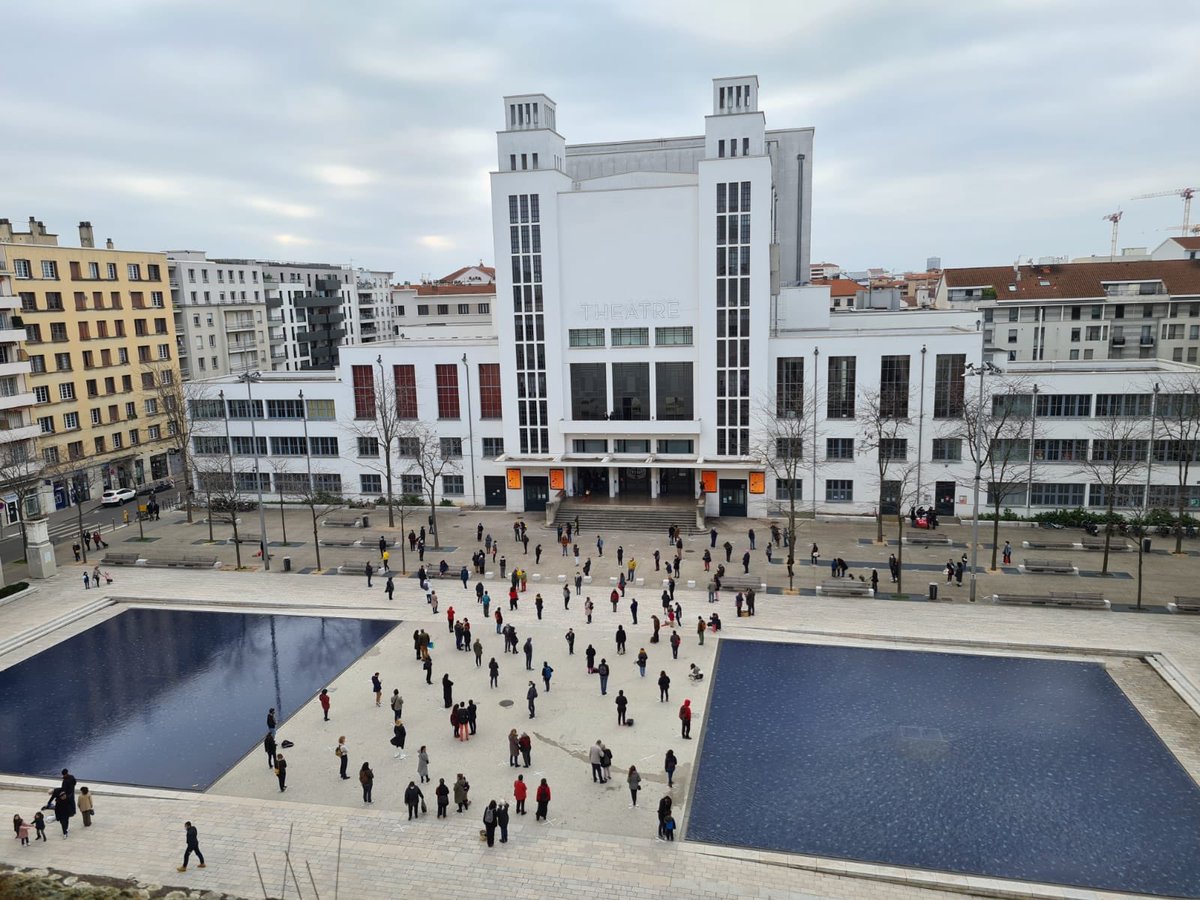 Ce matin, #repartir la performance-action de 13 structures culturelles ... Nous sommes là !
Avec
<a href="/Auditorium_ONL/">Auditorium-Orchestre national Lyon</a> <a href="/BiennaleDanse/">ARCHIVES - Biennale de la danse</a> <a href="/celestins/">Celestina Santillanes</a> @subsistances @maisondeladanse @Theatre_XRousse @ThLaRenaissance <a href="/TNP_theatre/">Théâtre TNP</a> @TNGCDNLyon, utoPistes, KompleX KapharnaüM, Th.Point du jour