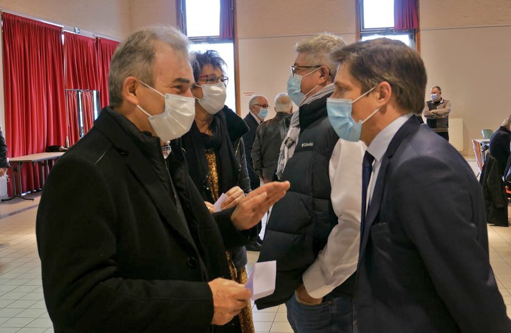 CroizierLaurent's tweet photo. Réunion de préfiguration de l'association des liaisons transfrontalières #GrandBesancon #Doubs #Suisse #RN57 #RN83 où je représentais le député 🇪🇺 @GrudlerCh. Des échanges ambitieux pour consolider les liens naturels culturels, économiques et universitaires avec la #Suisse. https://t.co/tzEJaJ2zF3