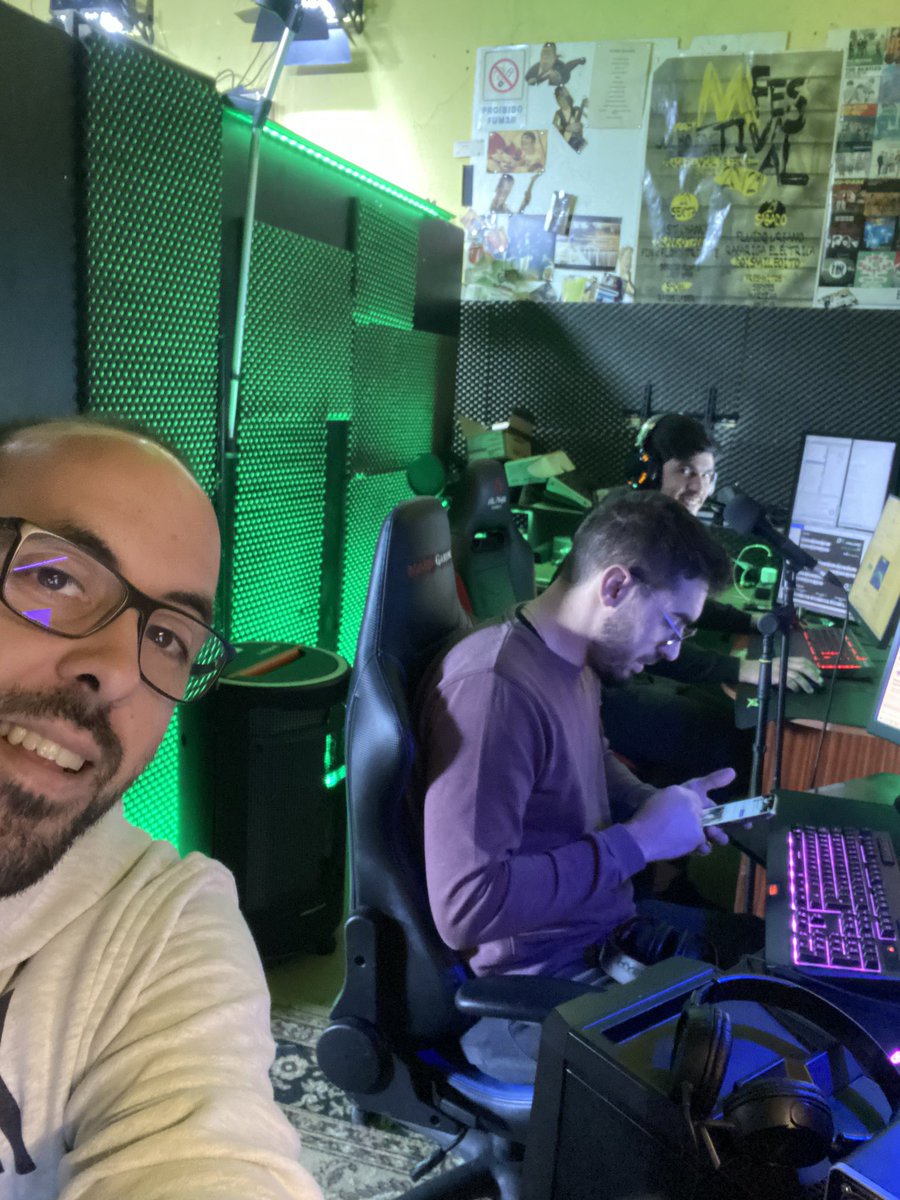 benezioo's tweet photo. Estamos a postos, alguém sabe do Pinto? https://t.co/4Cm0L7YHIn