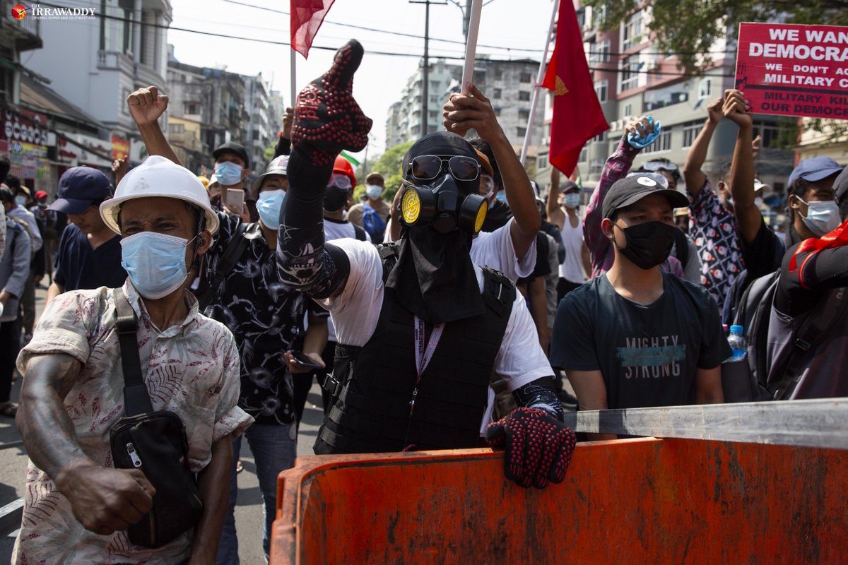 IrrawaddyNews's tweet photo. In Pictures 2: Undeterred by repeated riot police raids, anti-regime protesters in #Yangon’s Sanchaung Township reorganized themselves for another rally for increased defenses on Saturday afternoon.  
(Photo: The Irrawaddy)
#WhatIsHappeningInMyanmar https://t.co/Red4UkZivt