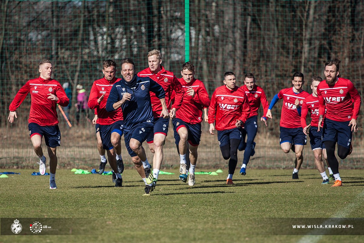 SociosWisla's tweet photo. Podsumowaliście już swój sportowy luty? 

➡ https://t.co/L0twQaK33e

Przesyłajcie swoje kilometry za pomocą formularza - mamy już ponad 11 000 km zapisanych, ale wiemy, że przebiegliście, wychodziliście i wyjeździliście dużo więcej. :)

#wiślacka115 #sociosbiega #gegenpress https://t.co/piTXE7xeh6