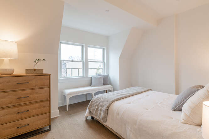 Lock7Develop's tweet image. The Morley is live! #Openhouse this Sunday 2/28 11:00-2:00. 1- and 2-bed homes with high-end, contemporary finishes including white oak floors, and Bosch appliances.📍Logan Circle #DC with a walk score of 98! 1313 11th St NW #justlisted