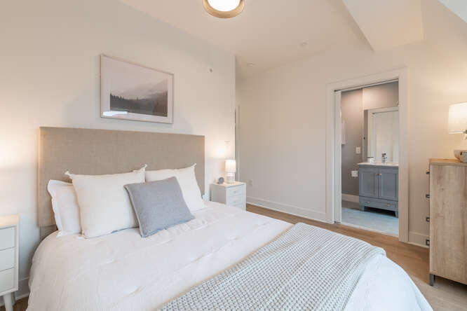 Lock7Develop's tweet image. The Morley is live! #Openhouse this Sunday 2/28 11:00-2:00. 1- and 2-bed homes with high-end, contemporary finishes including white oak floors, and Bosch appliances.📍Logan Circle #DC with a walk score of 98! 1313 11th St NW #justlisted