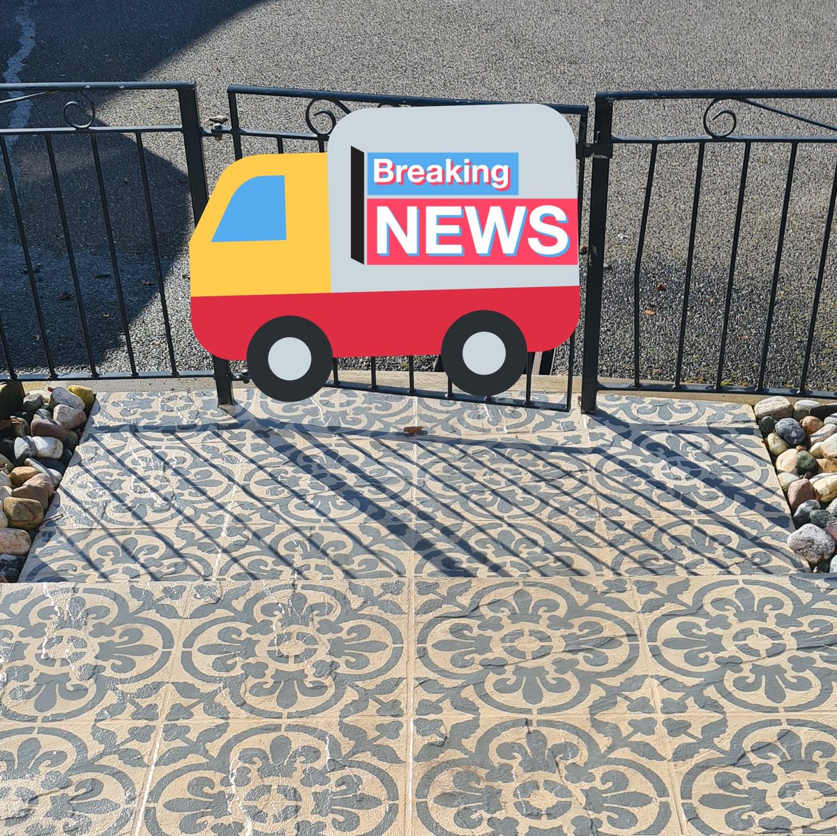 pauljackih's tweet photo. Anyone else had their property damaged by @Morrisons and them just ignore your emails?

Sad I have to come on twitter to try and get their attention.

One of your drivers crashed into my fencing (which, we as a family worked hard to buy) and didn't bother to leave any details. https://t.co/K6sUKjNzbf