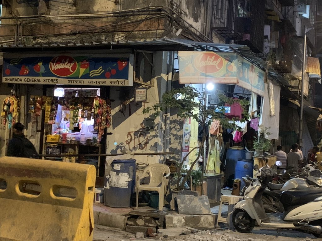 khalidthakur's tweet photo. Illegal Encroachment on Public property. Request officials to please take immediate action. Location: Hathibaug, Mazgaon, Mum10 #footpathgoons #savepublicproperty @mybmc @mybmcWardE @manojjamsutkars @YaminiYJadhav @iYashwantJadhav @tagnewsofficial @FahadKazi03 https://t.co/Jb8nV4hRx0