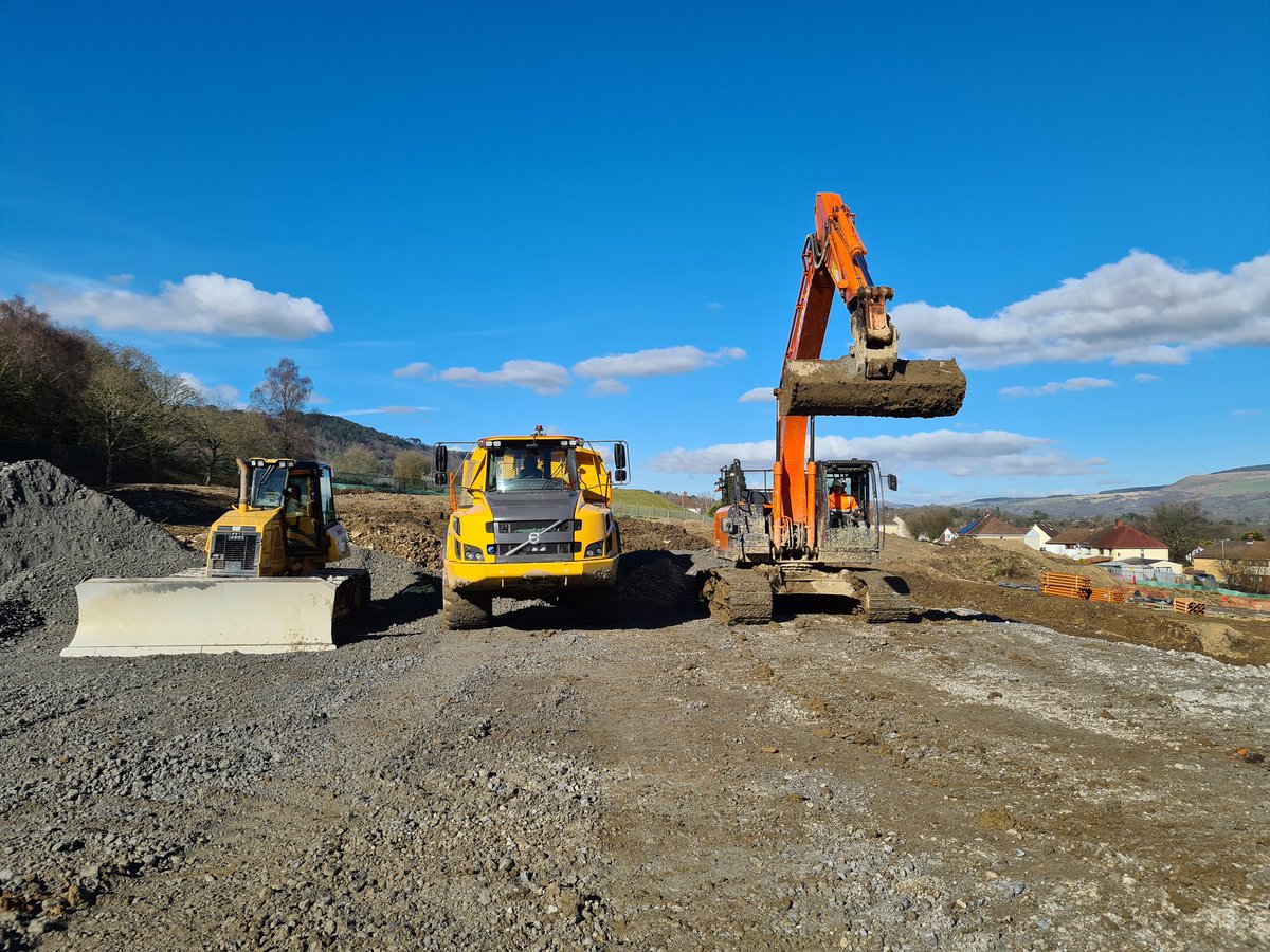 SeerConstructi1's tweet photo. Lovely productive day in Neath
#bamconstructuk
#workhard
#muckshifting https://t.co/UF8nsTdgSv