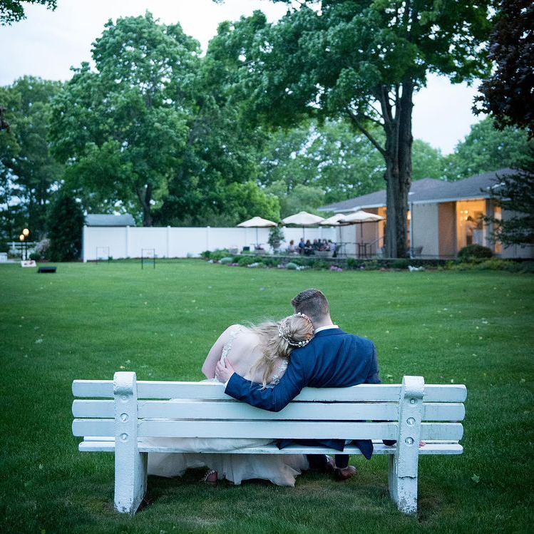 TheProsWeddings's tweet photo. Weekend mood activated! 
#cheerstothefreakinweekend

#theprosweddings #weddingphotography #weddingphoto #weddingphotographer #weddingvideo #weddingday #weddinginspiration #weddings #thepros #realwedding #wedding #weddingtrends #loveisnotcancelled #bostonwedding #newenglandwedding https://t.co/sWYUG1ozlw