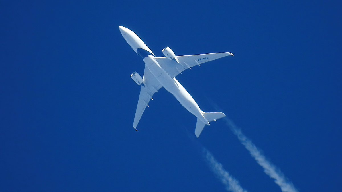 EHSBspotter's tweet photo. 🇲🇾9M-MAE, a Malaysia Airlines Airbus A350-941, flying from 🇲🇾#KualaLumpur, #Malaysia to 🇬🇧#London as #MAS4. https://t.co/1ENlLvUucQ