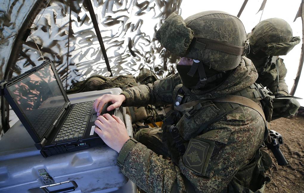 defensehere_en's tweet photo. • #Ruselectronics Group within the state tech corporation @RostecRussia has developed the Zashchita mobile system to counter unmanned aerial vehicles, the Rostec press office reported on Friday.
• Full topic: https://t.co/AeDIArhJrk https://t.co/2iwXzCklYQ