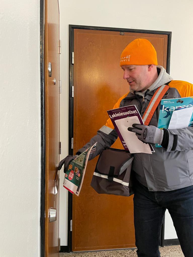 Vietin päivän perehtymässä tulevan työnantajani töihin, postinjakelusta varastologistiikkaan. Kiitos Jesse ja muut upeat Postin ihmiset opastuksestanne, teette tärkeää työtä joka päivä! #Posti