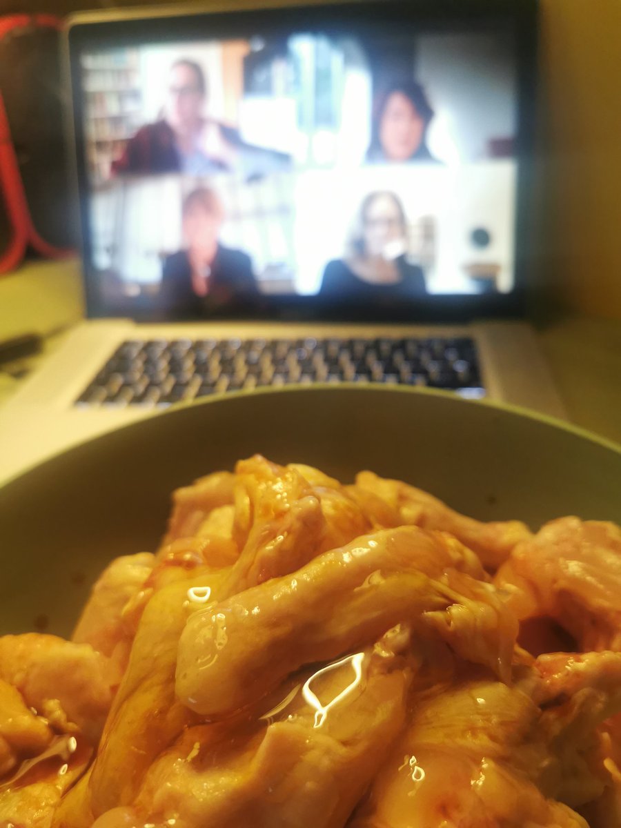 Online attendance #LimerickLiteraryFestival means I can prep my soy and honey chicken wings at the same time 🐔🍯📚
Upsides of downsides