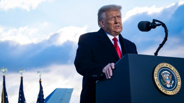TLSLiveShow's tweet photo. Have you seen this statue!??!
"Golden statue of Trump at CPAC ridiculed online"
@thehill @TLSLiveShow #TruthLiesShenanigans #TrumpStatue #goldenstatue #TLSshow #wasteofgold #ridiculous #TrumpIsANationalDisgrace #CPAC2021
https://t.co/aTSNxU8AG9 https://t.co/VJeZgrB7Vp