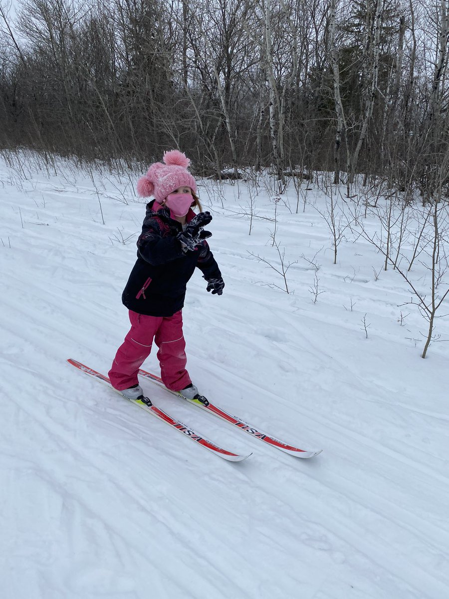 msshaddick1's tweet photo. Skiing with my crew!! Excited to get out again after the break! ❄️ @asdnnb #TMOWinterChallenge https://t.co/eYT69fy7Yk