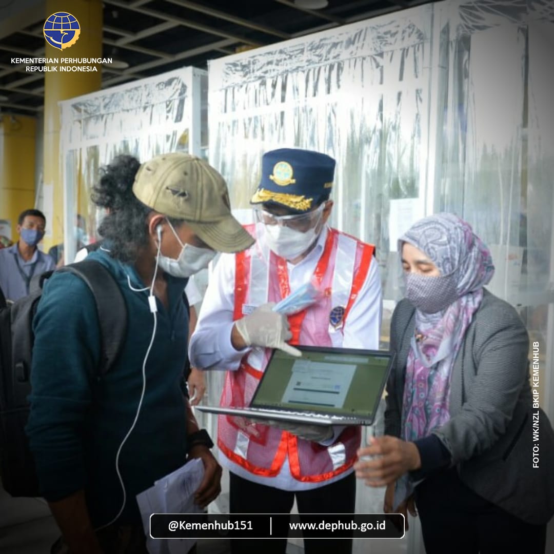 kemenhub151's tweet photo. Upaya Kementerian Perhubungan untuk mencegah penyebaran Covid-19 di sektor transportasi terus dilakukan. Seperti yang #KawulaModa tahu, sebelumnya Alat deteksi Covid-19 karya anak bangsa “GeNose” https://t.co/9TDgy3ui5l