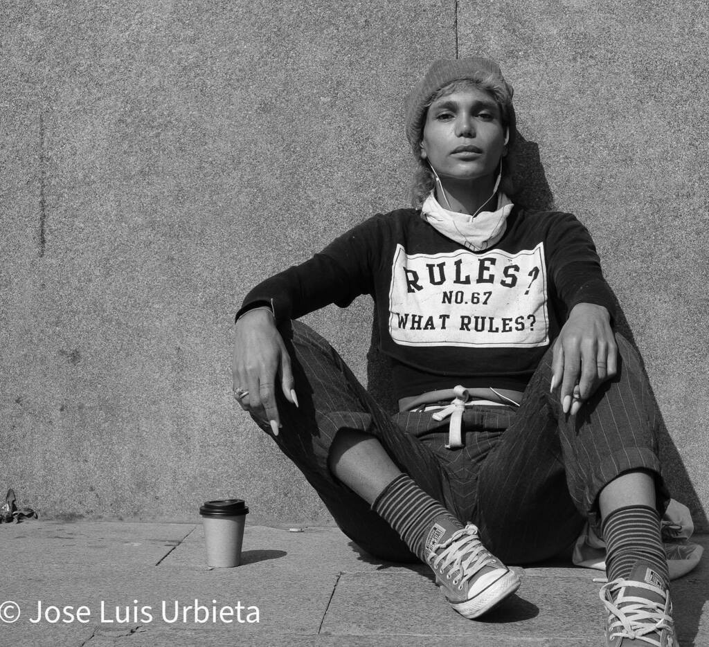 jlurbieta's tweet photo. Resting #barcelona #bw #streetphotography #fujifilm_xseries #fujifilm_global #fujifilm_street #esfujifilmx #blackandwhitephotography #blackandwhite #macbasb #macbalife #rest https://t.co/UTpYkRT860 https://t.co/0HkuDnv2hY