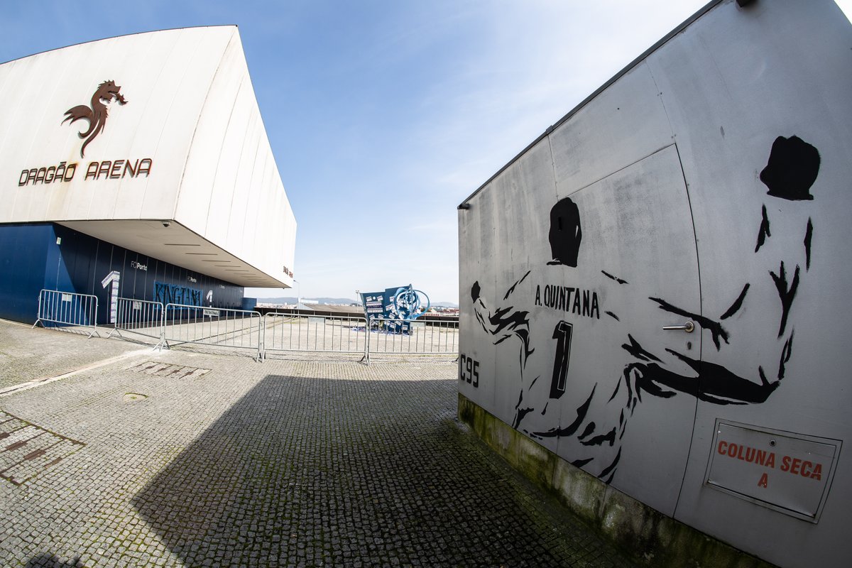 FCPorto's tweet photo. Para sempre, um dos nossos🔵⚪

💪 𝐄𝐭𝐞𝐫𝐧𝐨 𝟏 𝐐𝐮𝐢𝐧𝐭𝐚𝐧𝐚 💪

#FCPorto #FCPortoAndebol #Andebol #FCPortoSports https://t.co/WQcuKNwOco