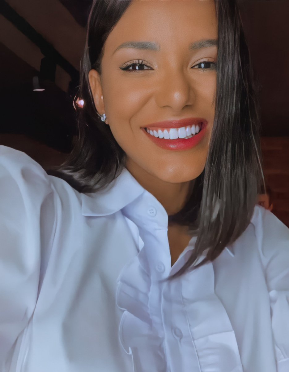nathycoment's tweet photo. Ela faz questão de conservar as suas origens, observe bem e você notará um sotaque de amor! Preciosidade @iamjakelyne 💛 Te Amooo! https://t.co/e43U5JHC9l