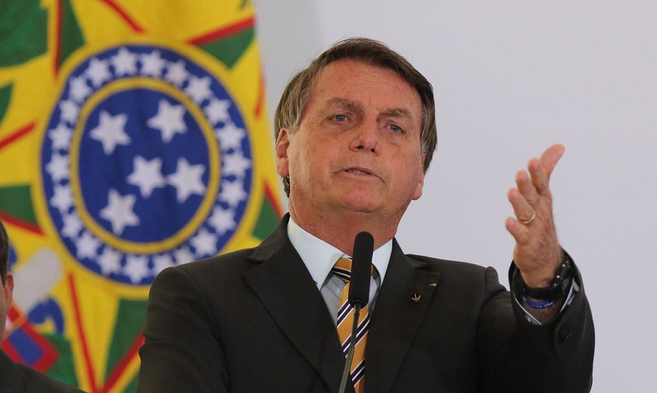 oquartopoder4's tweet image. O presidente Jair Bolsonaro usou suas redes sociais neste sábdo (27) para novamente atacar prefeitos e governadores que adotam medidas restritivas para controlar a covid-19 no país. Na publicação, Bolsonaro afirma: &quot;os que me criticam, façam como eu:

bit.ly/2ZSVn04
