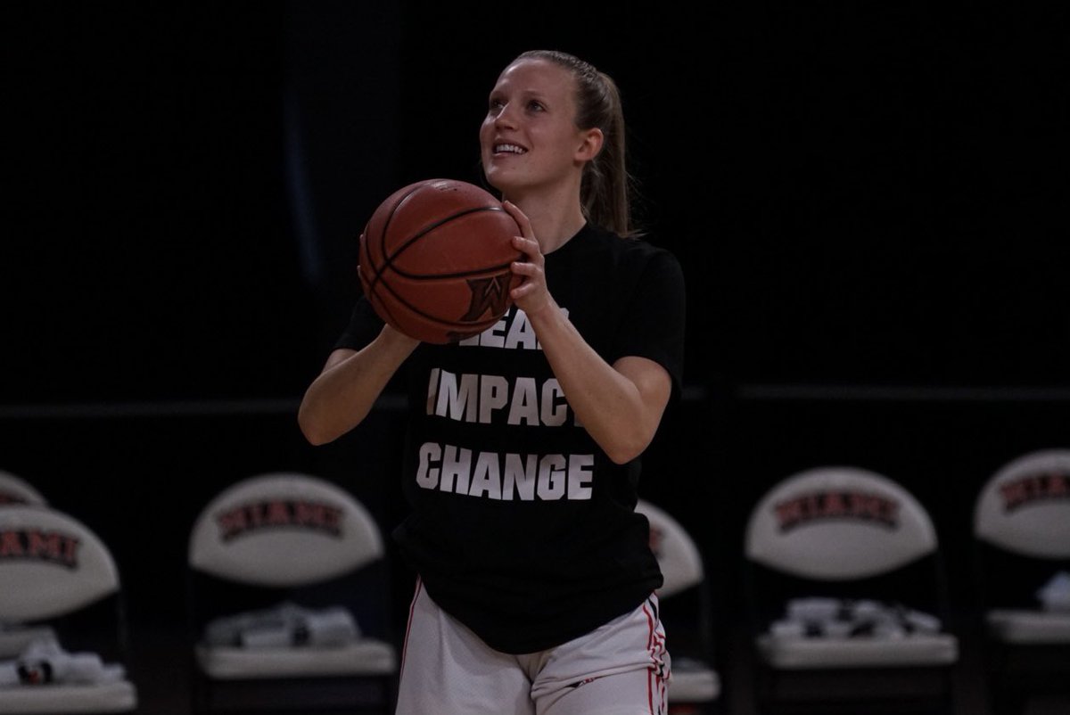 MiamiOH_WBB's tweet photo. We’re about 30 minutes till tipoff against Kent State. Today we will be honoring our three seniors!

#RiseUpRedHawks https://t.co/NZfaoGEuO0