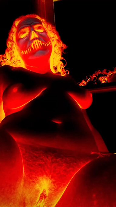 Post an image of yourself as the final boss without downloading new pics. Couldn't decide between these<a href="/tag/newprofilepic"class="tags"><span>#newprofilepic</span></a>