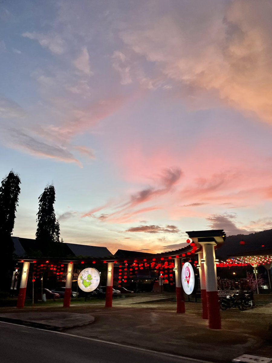 Sherraaa_'s tweet photo. Lundu, Sarawak 💜 https://t.co/TTKRzoV94M