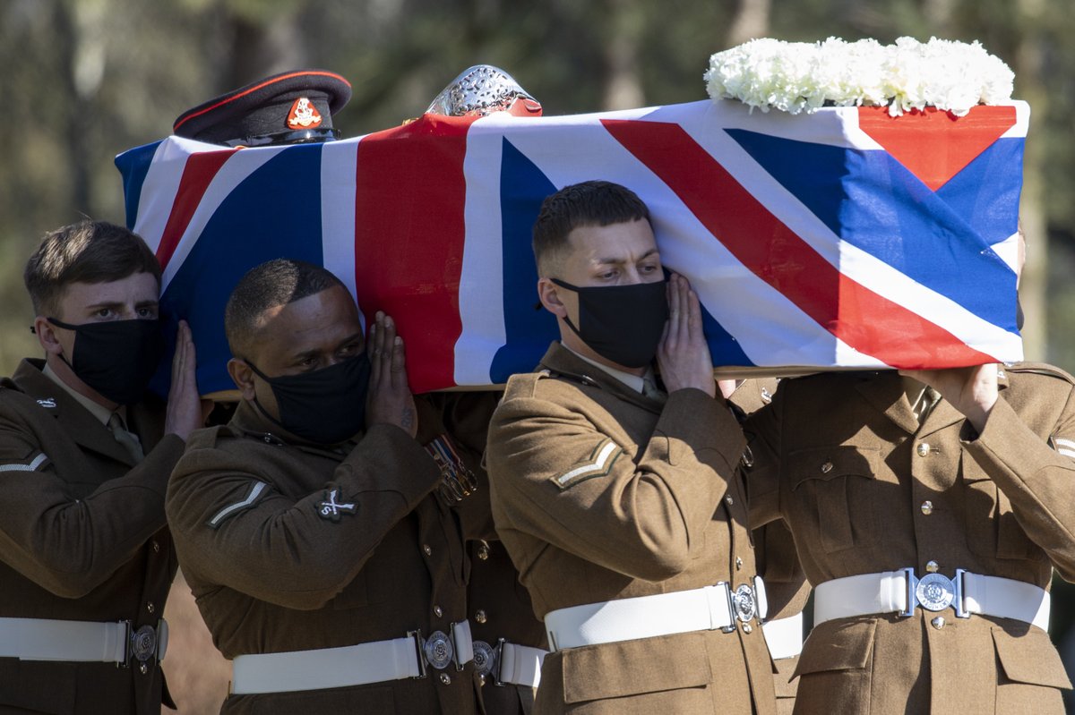 DefenceHQ's tweet photo. Armed Forces personnel were immensely proud to provide military funeral honours for Captain Sir Tom Moore today. 

@captaintommoore embodied the values of the Armed Forces throughout his life and his legacy will live on in the personnel that follow in his footsteps. https://t.co/EKRUwKzc6d