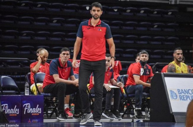 Cuando se trabaja de forma horizontal...sin egos y con compromiso, todo funciona...gracias a mi gente..ahi estan de tras pero todos en la misma linea.
Pablo Morale, PabloCabot, Joaquin Nuñez, Edgardo Otatti, Ernesto, Zarrillo, joaquinPiñeiro, Tibu
Gracias por llevarnos hasta aca