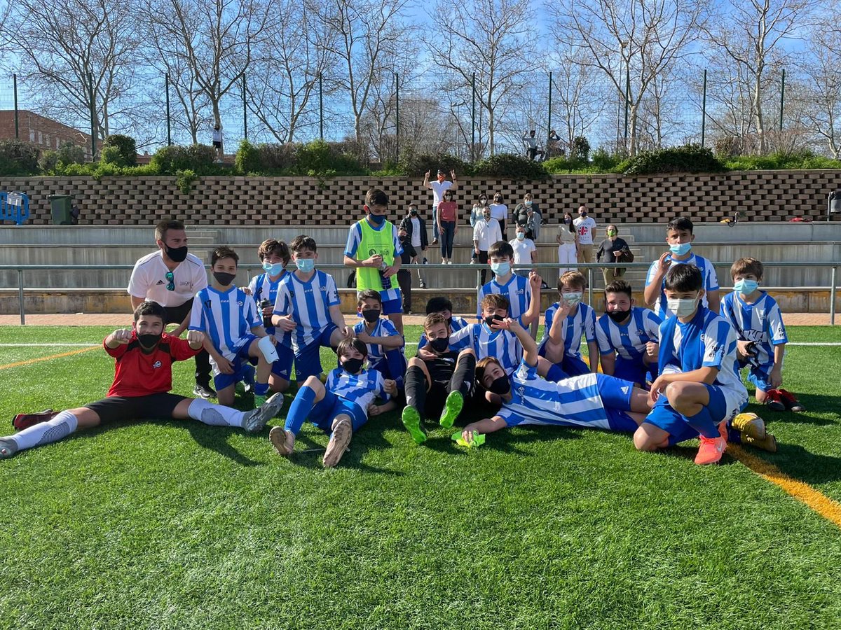 FCVPAR's tweet photo. INFANTIL C 🔵⚪️ FINAL 

C.D.E. Legasur Rayo “A” 1️⃣ - 2️⃣ @FCVPAR “C” 

⚽️ Nico
⚽️ Raul

#VivelaPARDIMANIA ⚽️💙 https://t.co/Ve1WNCBYAt