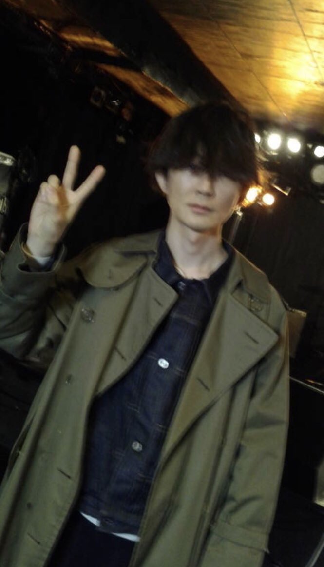 藤原基央 X Tシャツの脇 Twitterで話題の有名人 リアルタイム更新中