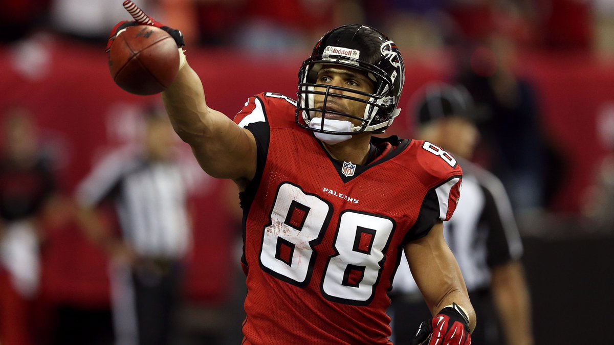 CBSSportsHQ's tweet photo. Happy 45th Birthday Tony Gonzalez!

Career stats (All-time TE rank)

1,325 Rec           (1st)
15,127 Rec Yds  (1st)
111 Rec TD         (2nd) 

The original Tight End 🐐 https://t.co/uiZdIXo5Bc