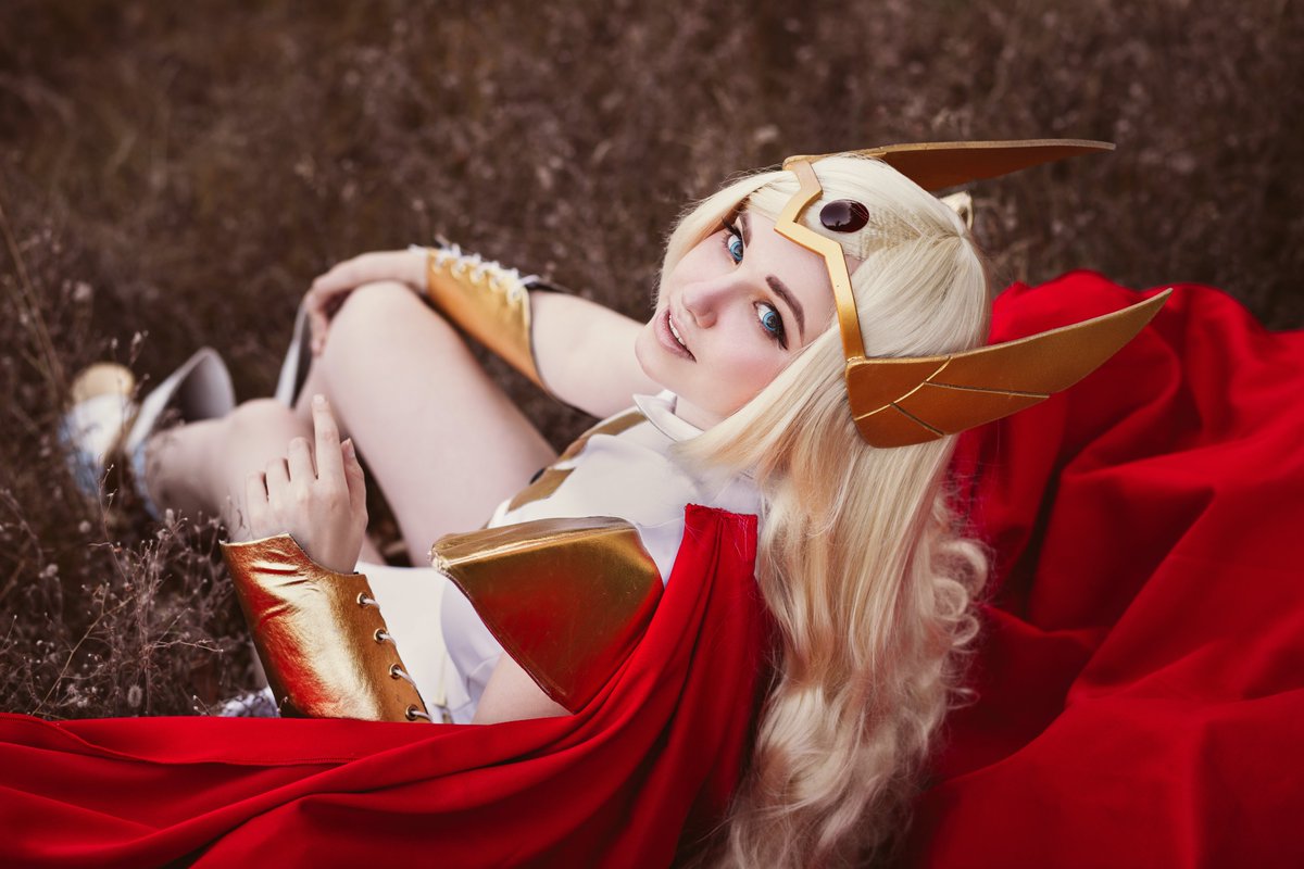 mamura_senpai_'s tweet photo. Time to hit the road โ๏ธ
Photo: @JuliaHarnois
#shera #sheracosplay #sheraandtheprincessesofpower #sheraprincessofpower #sheranetflix #netflix #netflixcosplay #adora #adoracosplay #princessalliance #princesscosplay #netflix #netflixcosplay https://t.co/N8sjuKzm5f