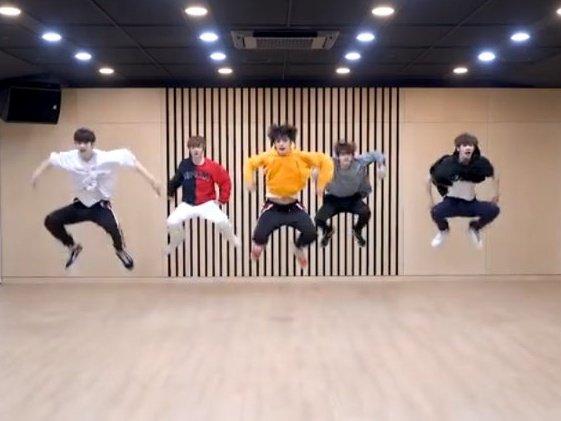 soo5inite's tweet photo. txt synchronization the unending saga https://t.co/bNxNd4gxGa