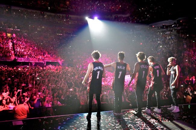 louistheshorty's tweet photo. Speaking of home, this is my home. All of you are my home. FOREVER GRATEFUL. #1DOnlineConcertStayAtHome https://t.co/5oXC2TLhM0