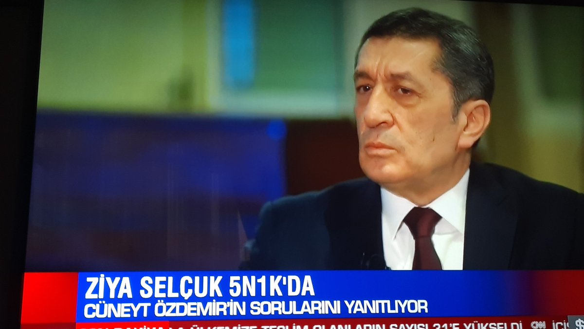 trenakook's tweet photo. Bütün ülkelerin okulları kapatıp sınavları iptal ettiği şu dönemde Türkiyede okulları açıp sınavları yapmak özgünlük mü cidden? Yazık yemin ediyorum yazık...
#EqualityForTurkishStudents
#neyapacağız https://t.co/rEjkVLCP9J